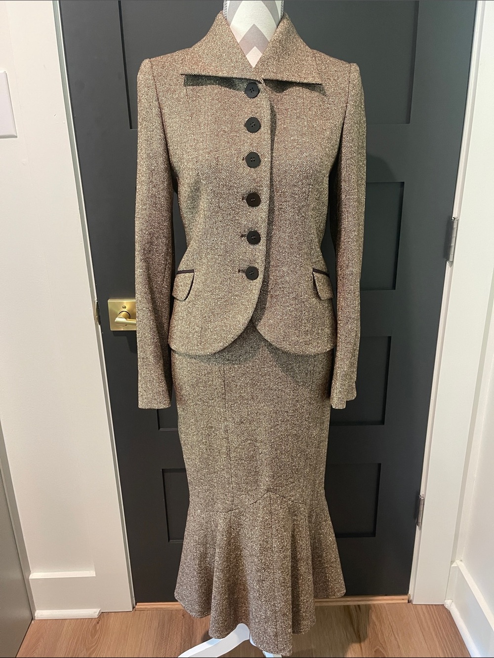 Paul Costelloe Designer Luxury Silk Wool Herringbone Peplum Skirt Suit Size 4